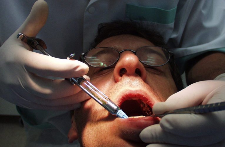 Šta može uticati na uspeh implantata za zube?